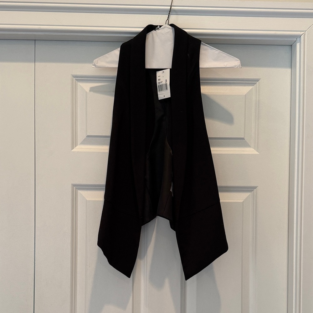 Cabi Stylish Black Sleeveless Vest
